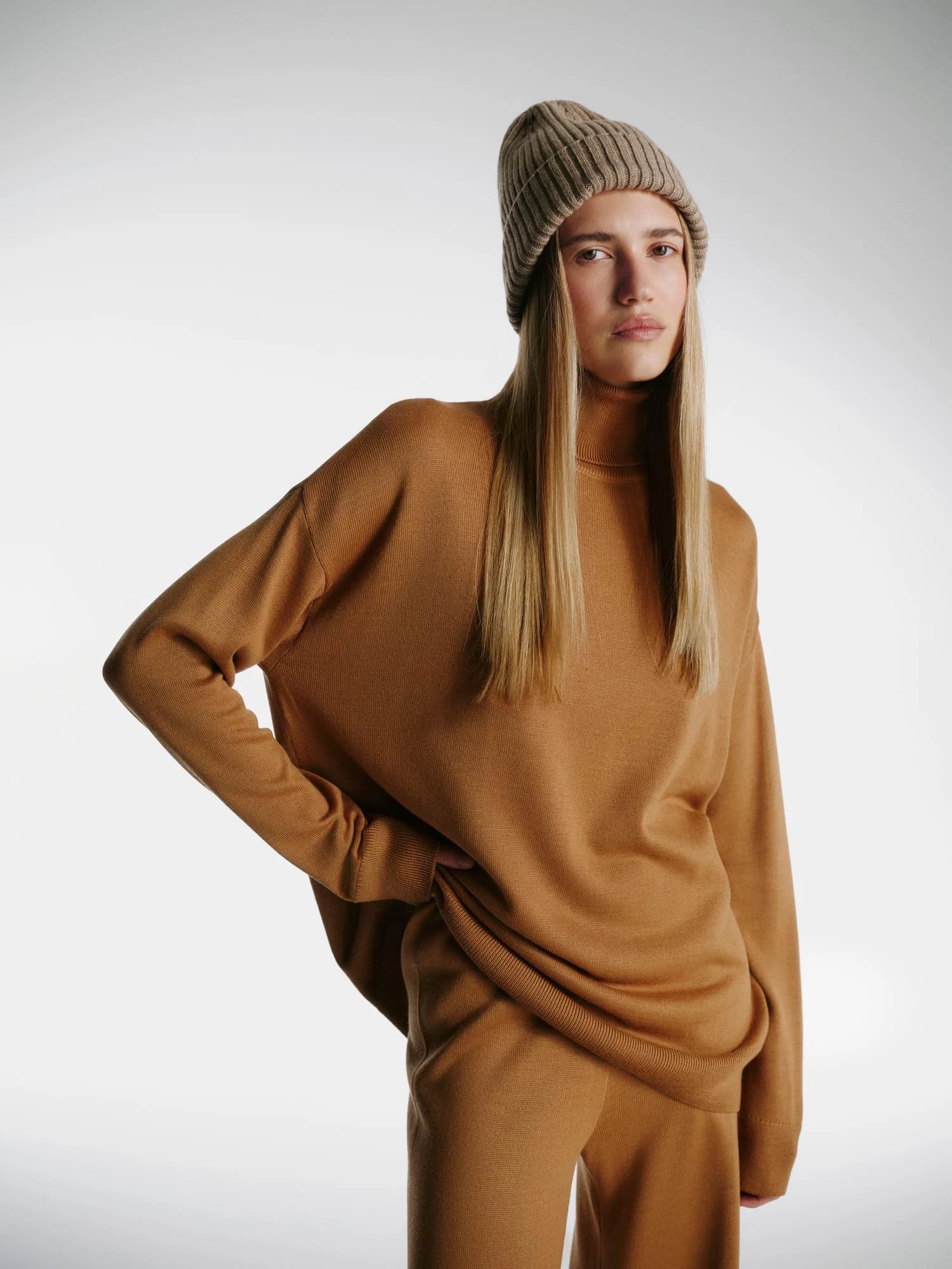 Snowy Ribbed Knit Hat