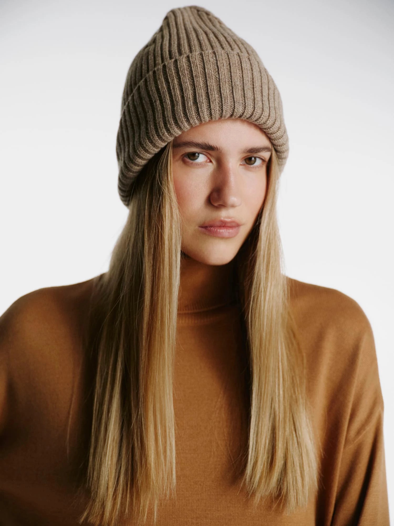 Snowy Ribbed Knit Hat